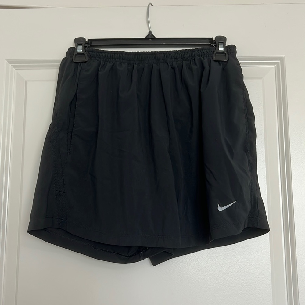 Nike running shorts 5in